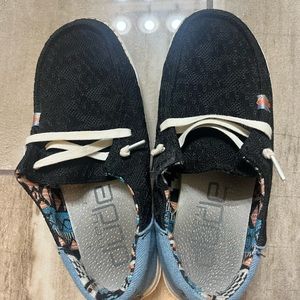 heydudes, black and blue, super cute